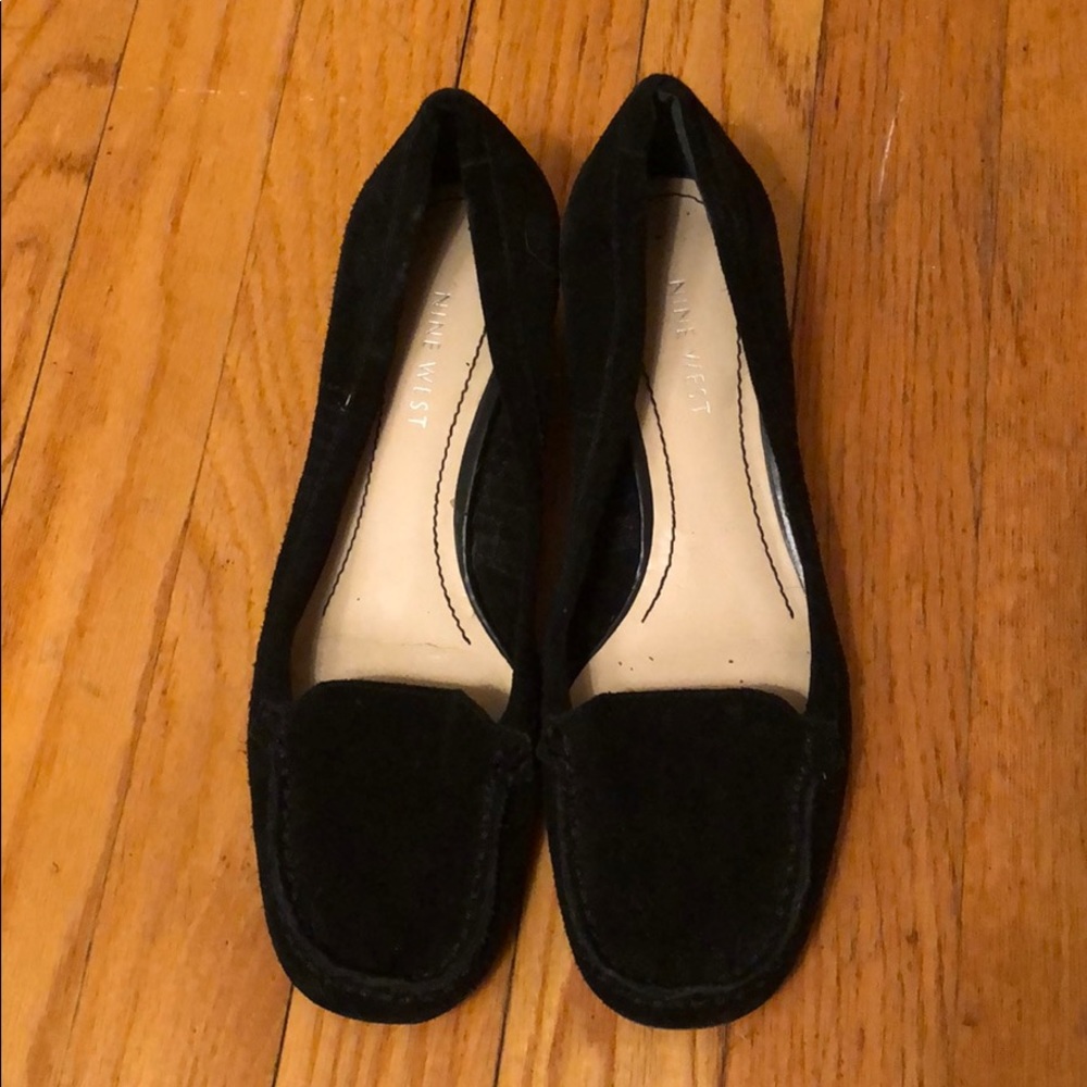 Size 6 Nine West little wedge loafers.